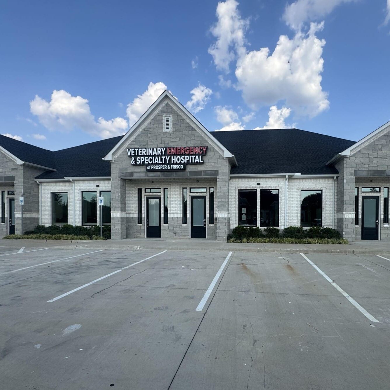 539834870 122135102024861573 351951210406412911 N (1) exterior image of Veterinary Emergency and Specialty Hospital of Prosper and Frisco